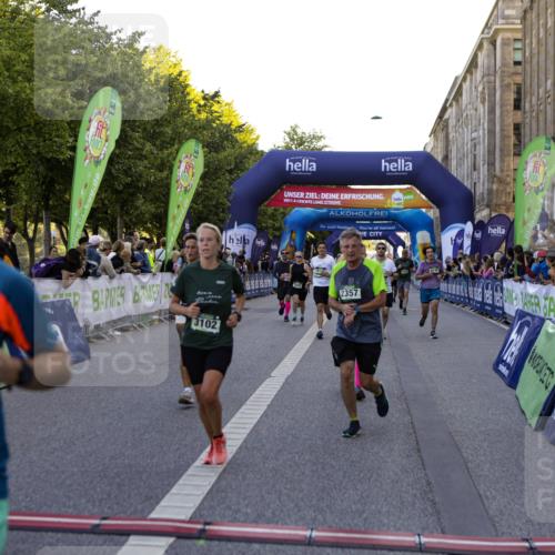 01.09.2024 - BARMER Alsterlauf Kathrin Stürmer Photography http://msf.ph/oto/6970458 01.09.2024 10:01:48 Ziel 2259, 2888, 3195, 3196, 3239, 3276, 3562, 3619, 3742, 3886, 3909, 4127, 4145, 4184, 4214, 4244, 4582, 4603, 5042, 8199, 2006, 2122, 2152, 2208, 2356, 2357, 2762, 2763, 3057, 3058, 3093, 3102, 3123, 3590, 3702, 4182, 4311, 4500, 4628, 4647, 4745, 4766, 4923, 5141, 5207 meine-sportfotos.de