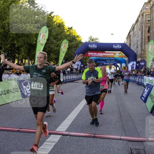 01.09.2024 - BARMER Alsterlauf Kathrin Stürmer Photography http://msf.ph/oto/6970463 01.09.2024 10:01:49 Ziel 2259, 2786, 2888, 3195, 3196, 3239, 3276, 3562, 3619, 3742, 3886, 4127, 4145, 4184, 4214, 4244, 4582, 4603, 5042, 8199, 2122, 2152, 2208, 2356, 2357, 2762, 2763, 2784, 3057, 3058, 3093, 3102, 3123, 3537, 3702, 4182, 4311, 4500, 4628, 4647, 4745, 4766, 4923, 5141, 5207 meine-sportfotos.de