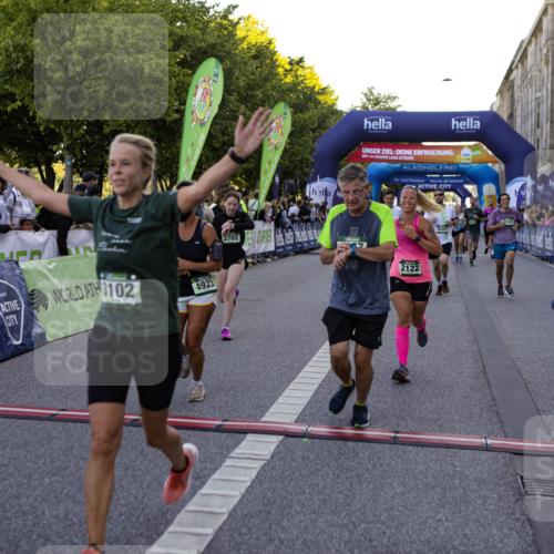 01.09.2024 - BARMER Alsterlauf Kathrin Stürmer Photography http://msf.ph/oto/6970465 01.09.2024 10:01:50 Ziel 2259, 2786, 2888, 3195, 3196, 3239, 3276, 3562, 3619, 3742, 3886, 3994, 4127, 4145, 4184, 4214, 4244, 4582, 4603, 5042, 8199, 8290, 2122, 2152, 2208, 2356, 2357, 2762, 2763, 2784, 3057, 3058, 3093, 3102, 3123, 3537, 3702, 4182, 4311, 4500, 4628, 4647, 4745, 4923, 5141, 5207 meine-sportfotos.de
