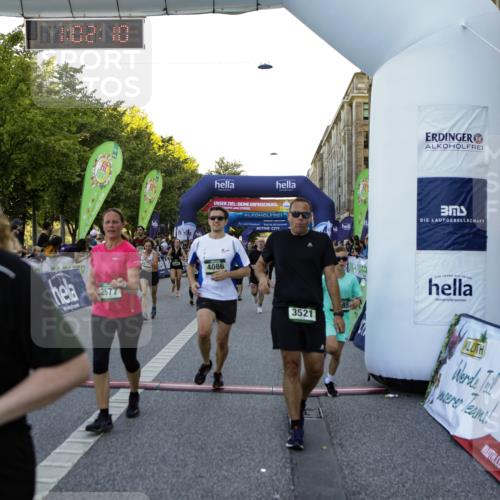 01.09.2024 - BARMER Alsterlauf Kathrin Stürmer Photography http://msf.ph/oto/6970480 01.09.2024 10:02:08 Ziel 2163, 2165, 2420, 2785, 2786, 2830, 2838, 2839, 3550, 3621, 3728, 3994, 4778, 4825, 4937, 8289, 8290, 2116, 2442, 2642, 2677, 2691, 2769, 2939, 3026, 3203, 3294, 3521, 3650, 3658, 3746, 3862, 4024, 4085, 4086, 4138, 4158, 4218, 4441, 4509, 4719, 4827, 4972, 5210, 5254, 5263, 8063, 8297 meine-sportfotos.de