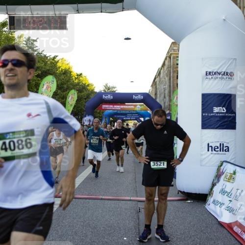 01.09.2024 - BARMER Alsterlauf Kathrin Stürmer Photography http://msf.ph/oto/6970487 01.09.2024 10:02:09 Ziel 2163, 2165, 2420, 2785, 2786, 2830, 2838, 2839, 3550, 3621, 3728, 3994, 4778, 4825, 4937, 8289, 8290, 2116, 2442, 2642, 2677, 2691, 2769, 2939, 3026, 3203, 3294, 3521, 3650, 3658, 3746, 3862, 4024, 4085, 4086, 4138, 4218, 4441, 4509, 4719, 4972, 5210, 5254, 5263, 8063, 8297 meine-sportfotos.de