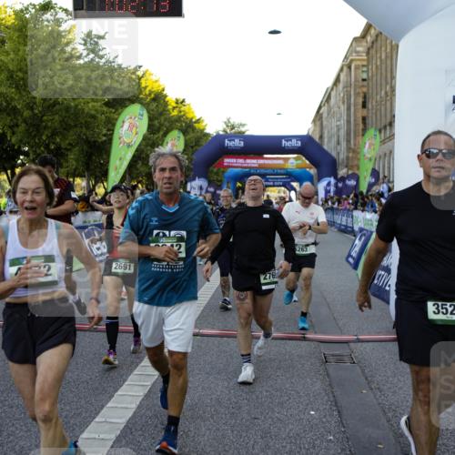 01.09.2024 - BARMER Alsterlauf Kathrin Stürmer Photography http://msf.ph/oto/6970498 01.09.2024 10:02:11 Ziel 2163, 2165, 2420, 2785, 2830, 2838, 2839, 3550, 3621, 3728, 4079, 4778, 4825, 4937, 4947, 8289, 2116, 2442, 2642, 2677, 2691, 2769, 2939, 3026, 3203, 3294, 3521, 3650, 3746, 3862, 4085, 4086, 4138, 4218, 4441, 4509, 4719, 4972, 5210, 5254, 5263, 8063, 8297 meine-sportfotos.de