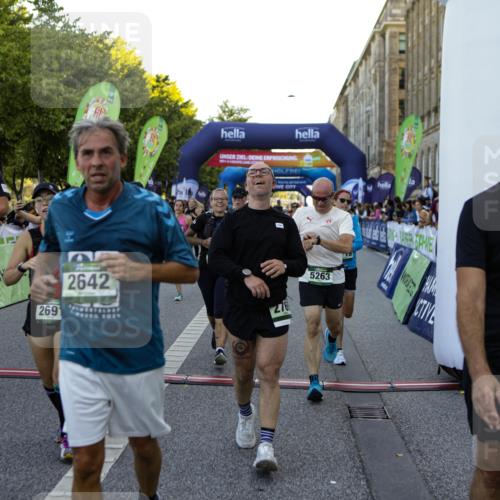 01.09.2024 - BARMER Alsterlauf Kathrin Stürmer Photography http://msf.ph/oto/6970500 01.09.2024 10:02:12 Ziel 2163, 2165, 2420, 2785, 2830, 2838, 2839, 3129, 3550, 3621, 4079, 4778, 4825, 4937, 4947, 8289, 2116, 2442, 2642, 2677, 2691, 2769, 2939, 3026, 3203, 3294, 3521, 3650, 3746, 3862, 4085, 4086, 4138, 4218, 4441, 4509, 4719, 4972, 5210, 5254, 5263, 8297 meine-sportfotos.de