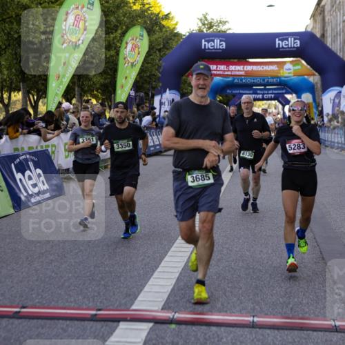 01.09.2024 - BARMER Alsterlauf Kathrin Stürmer Photography http://msf.ph/oto/6970507 01.09.2024 10:02:22 Ziel 2163, 2785, 2837, 3040, 3129, 3361, 3505, 3550, 3616, 3621, 4079, 4121, 4778, 4947, 8344, 8348, 2116, 2260, 2656, 2657, 3294, 3350, 3351, 3685, 3958, 4441, 5283, 8130 meine-sportfotos.de