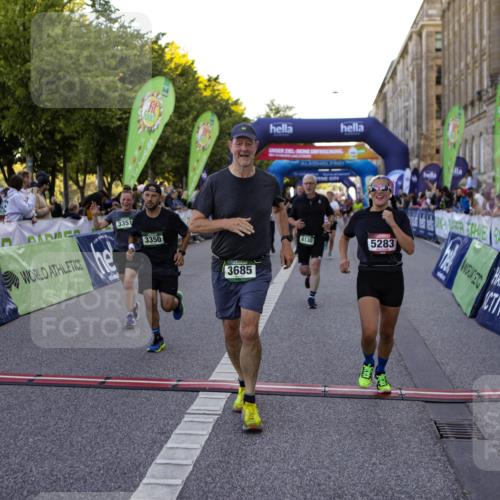 01.09.2024 - BARMER Alsterlauf Kathrin Stürmer Photography http://msf.ph/oto/6970510 01.09.2024 10:02:22 Ziel 2163, 2785, 2837, 3040, 3129, 3361, 3505, 3550, 3616, 3621, 4079, 4121, 4778, 4947, 8344, 8348, 2116, 2260, 2656, 2657, 3294, 3350, 3351, 3685, 3958, 4441, 5283, 8130 meine-sportfotos.de