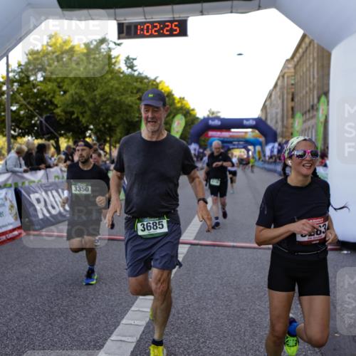 01.09.2024 - BARMER Alsterlauf Kathrin Stürmer Photography http://msf.ph/oto/6970516 01.09.2024 10:02:23 Ziel 2785, 2837, 3040, 3129, 3188, 3361, 3505, 3550, 3616, 3621, 4079, 4121, 4122, 4778, 4947, 8344, 8348, 2116, 2260, 2656, 2657, 3350, 3351, 3685, 3958, 5037, 5283, 8130 meine-sportfotos.de