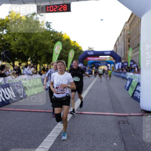 01.09.2024 - BARMER Alsterlauf Kathrin Stürmer Photography http://msf.ph/oto/6970518 01.09.2024 10:02:26 Ziel 2750, 2785, 2837, 3040, 3116, 3129, 3188, 3361, 3494, 3505, 3572, 3616, 4079, 4121, 4122, 4778, 4947, 8344, 8348, 2260, 2656, 2657, 2823, 3350, 3351, 3685, 3958, 4169, 4892, 5037, 5283, 8130 meine-sportfotos.de