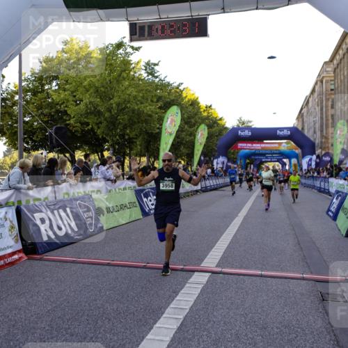 01.09.2024 - BARMER Alsterlauf Kathrin Stürmer Photography http://msf.ph/oto/6970522 01.09.2024 10:02:29 Ziel 2094, 2750, 2802, 2837, 3040, 3116, 3129, 3188, 3361, 3494, 3505, 3572, 3616, 4079, 4121, 4122, 4947, 8344, 8348, 2098, 2099, 2260, 2656, 2657, 2823, 3350, 3351, 3591, 3958, 3979, 4169, 4308, 4703, 4892, 5037, 8130 meine-sportfotos.de