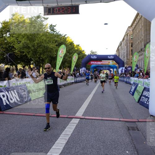 01.09.2024 - BARMER Alsterlauf Kathrin Stürmer Photography http://msf.ph/oto/6970524 01.09.2024 10:02:29 Ziel 2094, 2750, 2802, 2837, 3040, 3116, 3129, 3188, 3361, 3494, 3505, 3572, 3616, 4079, 4121, 4122, 4947, 8344, 8348, 2098, 2099, 2260, 2656, 2657, 2823, 3350, 3351, 3591, 3958, 3979, 4169, 4308, 4703, 4892, 5037, 8130 meine-sportfotos.de