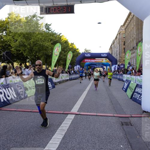 01.09.2024 - BARMER Alsterlauf Kathrin Stürmer Photography http://msf.ph/oto/6970525 01.09.2024 10:02:29 Ziel 2094, 2750, 2802, 2837, 3040, 3116, 3129, 3188, 3361, 3494, 3505, 3572, 3616, 4079, 4121, 4122, 4947, 8344, 8348, 2098, 2099, 2260, 2656, 2657, 2823, 3350, 3351, 3591, 3958, 3979, 4169, 4308, 4703, 4892, 5037, 8130 meine-sportfotos.de