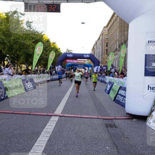 01.09.2024 - BARMER Alsterlauf Kathrin Stürmer Photography http://msf.ph/oto/6970530 01.09.2024 10:02:30 Ziel 2094, 2750, 2802, 2837, 3040, 3116, 3129, 3188, 3361, 3494, 3505, 3572, 3616, 3818, 4079, 4121, 4122, 4947, 8344, 8348, 2098, 2099, 2112, 2260, 2656, 2657, 2823, 3591, 3958, 3979, 4169, 4308, 4703, 4892, 5033, 5037, 8130 meine-sportfotos.de