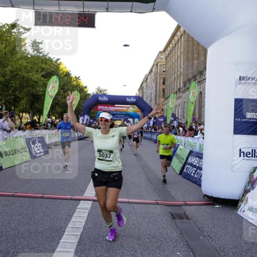 01.09.2024 - BARMER Alsterlauf Kathrin Stürmer Photography http://msf.ph/oto/6970543 01.09.2024 10:02:32 Ziel 2094, 2154, 2474, 2750, 2802, 2837, 3040, 3116, 3129, 3188, 3361, 3494, 3505, 3572, 3616, 3818, 4121, 4122, 8344, 8348, 2098, 2099, 2112, 2134, 2210, 2260, 2656, 2657, 2823, 3163, 3226, 3284, 3591, 3958, 3979, 4106, 4169, 4308, 4406, 4703, 4892, 5033, 5037 meine-sportfotos.de
