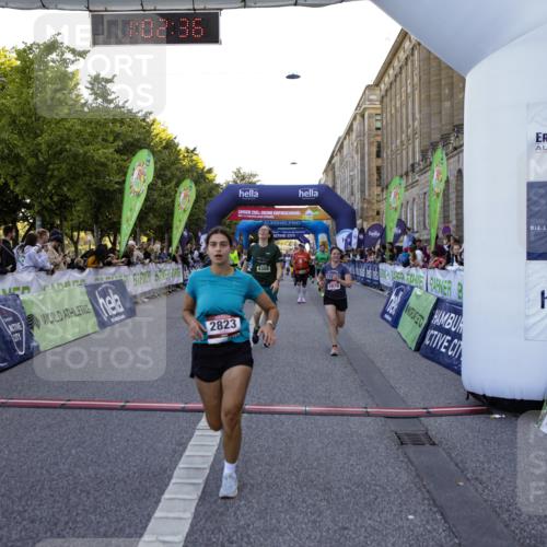 01.09.2024 - BARMER Alsterlauf Kathrin Stürmer Photography http://msf.ph/oto/6970546 01.09.2024 10:02:34 Ziel 2094, 2154, 2474, 2750, 2802, 3040, 3116, 3188, 3361, 3494, 3505, 3572, 3616, 3708, 3818, 4121, 4122, 5063, 8344, 8348, 2098, 2099, 2112, 2134, 2185, 2210, 2823, 3051, 3163, 3226, 3284, 3591, 3958, 3979, 4106, 4169, 4308, 4406, 4703, 4892, 5033, 5037, 5238, 8011 meine-sportfotos.de