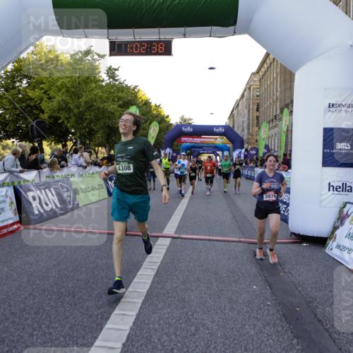 01.09.2024 - BARMER Alsterlauf Kathrin Stürmer Photography http://msf.ph/oto/6970556 01.09.2024 10:02:36 Ziel 2094, 2154, 2474, 2750, 2802, 3040, 3116, 3188, 3361, 3494, 3505, 3572, 3616, 3708, 3818, 4062, 4063, 4121, 4122, 5063, 8284, 8285, 2098, 2099, 2112, 2134, 2185, 2210, 2274, 2740, 2823, 3046, 3051, 3163, 3226, 3284, 3393, 3523, 3591, 3860, 3928, 3979, 3986, 4106, 4169, 4216, 4308, 4406, 4703, 4892, 4906, 5033, 5037, 5238, 8011 meine-sportfotos.de