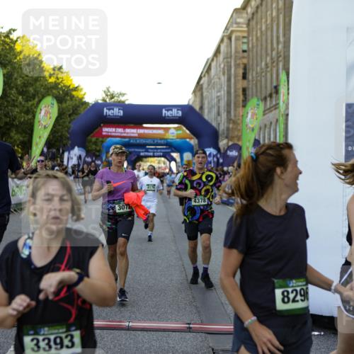 01.09.2024 - BARMER Alsterlauf Kathrin Stürmer Photography http://msf.ph/oto/6970570 01.09.2024 10:02:47 Ziel 2033, 2094, 2154, 2474, 2500, 2569, 2651, 2802, 2988, 2989, 3099, 3159, 3708, 3709, 3818, 4062, 4063, 4307, 4953, 4954, 5063, 8284, 8285, 2185, 2274, 2555, 2740, 2884, 3046, 3051, 3072, 3226, 3308, 3373, 3393, 3523, 3593, 3759, 3805, 3860, 3928, 3986, 4026, 4046, 4175, 4176, 4216, 4378, 4406, 4507, 4841, 4906, 5145, 5238, 8011, 8296 meine-sportfotos.de