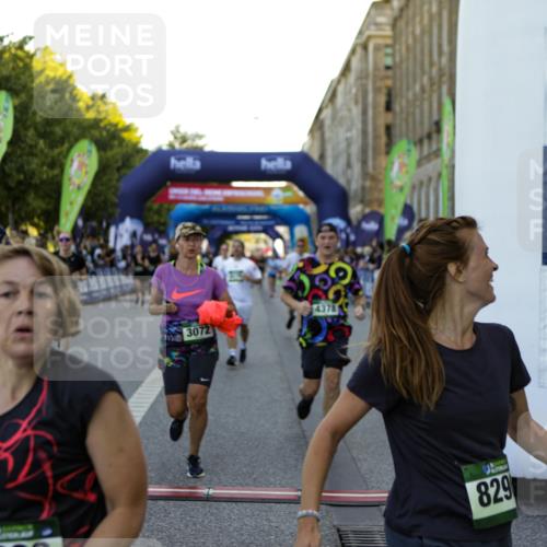 01.09.2024 - BARMER Alsterlauf Kathrin Stürmer Photography http://msf.ph/oto/6970571 01.09.2024 10:02:47 Ziel 2033, 2094, 2154, 2474, 2500, 2569, 2651, 2802, 2988, 2989, 3099, 3159, 3708, 3709, 3818, 4062, 4063, 4307, 4953, 4954, 5063, 8284, 8285, 2185, 2274, 2555, 2740, 2884, 3046, 3051, 3072, 3226, 3308, 3373, 3393, 3523, 3593, 3759, 3805, 3860, 3928, 3986, 4026, 4046, 4175, 4176, 4216, 4378, 4406, 4507, 4841, 4906, 5145, 5238, 8011, 8296 meine-sportfotos.de