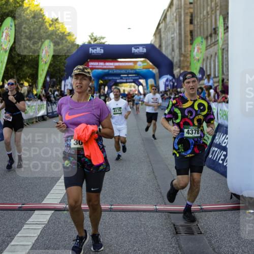 01.09.2024 - BARMER Alsterlauf Kathrin Stürmer Photography http://msf.ph/oto/6970573 01.09.2024 10:02:48 Ziel 2033, 2154, 2474, 2500, 2569, 2651, 2988, 2989, 3099, 3159, 3708, 3709, 3818, 4062, 4063, 4307, 4953, 4954, 5063, 8284, 8285, 2185, 2227, 2274, 2275, 2555, 2740, 2884, 3046, 3051, 3072, 3162, 3308, 3373, 3393, 3523, 3593, 3759, 3805, 3860, 3928, 3986, 4026, 4046, 4175, 4176, 4216, 4378, 4507, 4841, 4906, 5145, 5238, 8011, 8296 meine-sportfotos.de