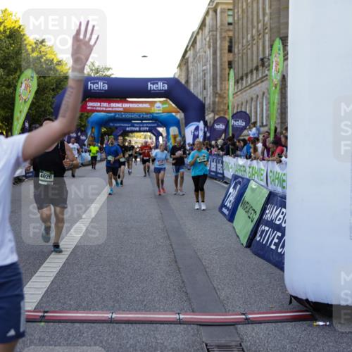 01.09.2024 - BARMER Alsterlauf Kathrin Stürmer Photography http://msf.ph/oto/6970591 01.09.2024 10:02:53 Ziel 2033, 2500, 2550, 2569, 2637, 2651, 2988, 2989, 3099, 3159, 3708, 3709, 4062, 4063, 4307, 4953, 4954, 5063, 5273, 8284, 8285, 2227, 2275, 2555, 2790, 2884, 3072, 3162, 3228, 3308, 3373, 3593, 3759, 3805, 4026, 4046, 4175, 4176, 4378, 4507, 4912, 4966, 4977, 5131, 8215 meine-sportfotos.de