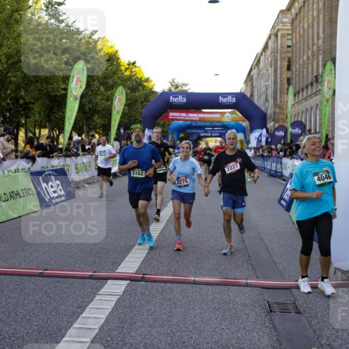 01.09.2024 - BARMER Alsterlauf Kathrin Stürmer Photography http://msf.ph/oto/6970593 01.09.2024 10:02:56 Ziel 2033, 2500, 2550, 2569, 2585, 2586, 2637, 2651, 2988, 2989, 3099, 3159, 3709, 4062, 4063, 4307, 4449, 4953, 4954, 5273, 8284, 8285, 2227, 2275, 2790, 2884, 3162, 3228, 3308, 3465, 3593, 3759, 4026, 4046, 4912, 4966, 4977, 5131, 8215, 8244 meine-sportfotos.de
