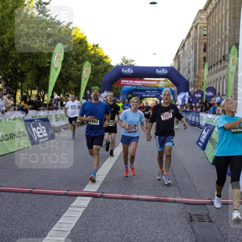 01.09.2024 - BARMER Alsterlauf Kathrin Stürmer Photography http://msf.ph/oto/6970594 01.09.2024 10:02:56 Ziel 2033, 2500, 2550, 2569, 2585, 2586, 2637, 2651, 2988, 2989, 3099, 3159, 3709, 4062, 4063, 4307, 4449, 4953, 4954, 5273, 8284, 8285, 2227, 2275, 2790, 2884, 3162, 3228, 3308, 3465, 3593, 3759, 4026, 4046, 4912, 4966, 4977, 5131, 8215, 8244 meine-sportfotos.de