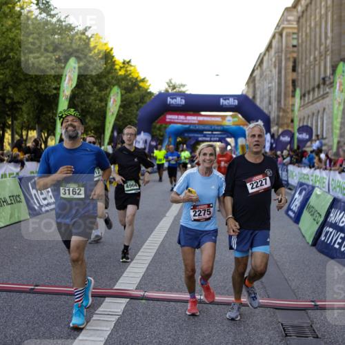 01.09.2024 - BARMER Alsterlauf Kathrin Stürmer Photography http://msf.ph/oto/6970598 01.09.2024 10:02:57 Ziel 2033, 2500, 2550, 2569, 2585, 2586, 2637, 2651, 2988, 2989, 3099, 3159, 3709, 4307, 4449, 4953, 4954, 5218, 5273, 2047, 2227, 2275, 2790, 2884, 3162, 3228, 3308, 3465, 3593, 3759, 4026, 4046, 4630, 4912, 4966, 4977, 5131, 8215, 8244 meine-sportfotos.de