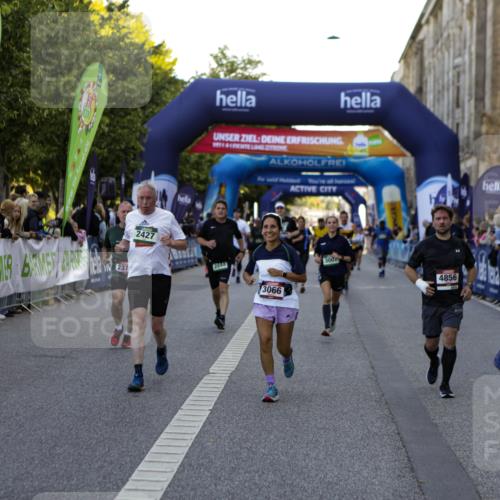 01.09.2024 - BARMER Alsterlauf Kathrin Stürmer Photography http://msf.ph/oto/6970605 01.09.2024 10:03:13 Ziel 2046, 2120, 2585, 2586, 2690, 2753, 2777, 2793, 3618, 3620, 3782, 3970, 4285, 4449, 4516, 4520, 4705, 4714, 5031, 5214, 5218, 5220, 2007, 2044, 2379, 2427, 2444, 2552, 2915, 2956, 3007, 3066, 3422, 3559, 3999, 4080, 4312, 4411, 4475, 4855, 4856, 5301, 5313, 8053 meine-sportfotos.de