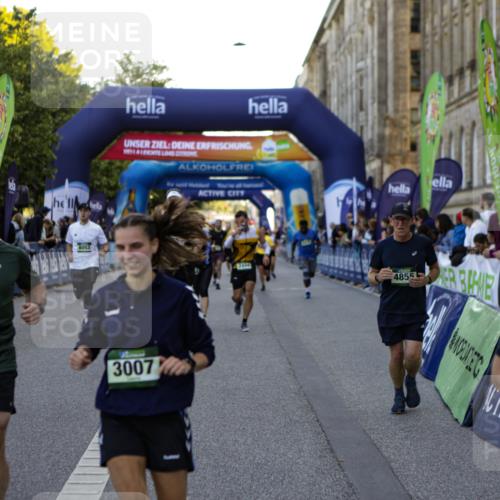 01.09.2024 - BARMER Alsterlauf Kathrin Stürmer Photography http://msf.ph/oto/6970615 01.09.2024 10:03:17 Ziel 2046, 2120, 2690, 2753, 2777, 2793, 3326, 3556, 3618, 3620, 3782, 3970, 4285, 4516, 4520, 4705, 4714, 5030, 5031, 5214, 5218, 5220, 2007, 2044, 2198, 2379, 2427, 2444, 2552, 2956, 3007, 3066, 3218, 3999, 4080, 4312, 4411, 4454, 4475, 4855, 4856, 4897, 5116, 8053, 8147 meine-sportfotos.de