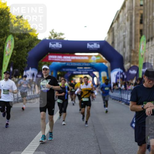 01.09.2024 - BARMER Alsterlauf Kathrin Stürmer Photography http://msf.ph/oto/6970619 01.09.2024 10:03:18 Ziel 2046, 2120, 2690, 2753, 2777, 2793, 3326, 3556, 3618, 3620, 3782, 3970, 4285, 4516, 4520, 4705, 4714, 5030, 5031, 5214, 5220, 2007, 2044, 2198, 2379, 2427, 2444, 2552, 2956, 3007, 3066, 3122, 3218, 3999, 4080, 4215, 4411, 4454, 4475, 4855, 4856, 4897, 5079, 5116, 8053, 8147 meine-sportfotos.de