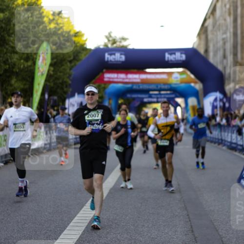 01.09.2024 - BARMER Alsterlauf Kathrin Stürmer Photography http://msf.ph/oto/6970622 01.09.2024 10:03:19 Ziel 2046, 2120, 2690, 2753, 2777, 2793, 3326, 3556, 3618, 3620, 3782, 3970, 4285, 4520, 4705, 4714, 5030, 5031, 5214, 5220, 2007, 2044, 2198, 2379, 2427, 2444, 2552, 2956, 3007, 3066, 3122, 3218, 3999, 4215, 4411, 4454, 4475, 4855, 4856, 4897, 5079, 5116, 8053, 8147 meine-sportfotos.de