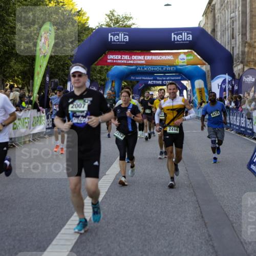 01.09.2024 - BARMER Alsterlauf Kathrin Stürmer Photography http://msf.ph/oto/6970625 01.09.2024 10:03:19 Ziel 2046, 2120, 2690, 2753, 2777, 2793, 3326, 3556, 3618, 3620, 3782, 3970, 4285, 4520, 4705, 4714, 5030, 5031, 5214, 5220, 2007, 2044, 2198, 2379, 2427, 2444, 2552, 2956, 3007, 3066, 3122, 3218, 3999, 4215, 4411, 4454, 4475, 4855, 4856, 4897, 5079, 5116, 8053, 8147 meine-sportfotos.de
