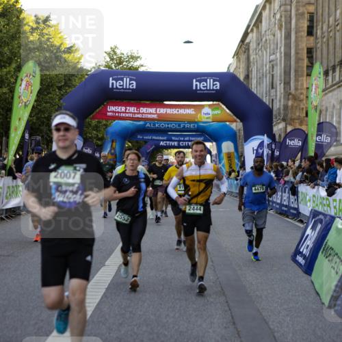 01.09.2024 - BARMER Alsterlauf Kathrin Stürmer Photography http://msf.ph/oto/6970627 01.09.2024 10:03:20 Ziel 2046, 2120, 2690, 2753, 2777, 2793, 3326, 3556, 3618, 3782, 3970, 4285, 4520, 4705, 4714, 5030, 5031, 5214, 5220, 2007, 2044, 2198, 2379, 2427, 2444, 2552, 2954, 2956, 3007, 3066, 3122, 3218, 4215, 4314, 4454, 4475, 4855, 4856, 4897, 5079, 5116, 8053, 8147 meine-sportfotos.de