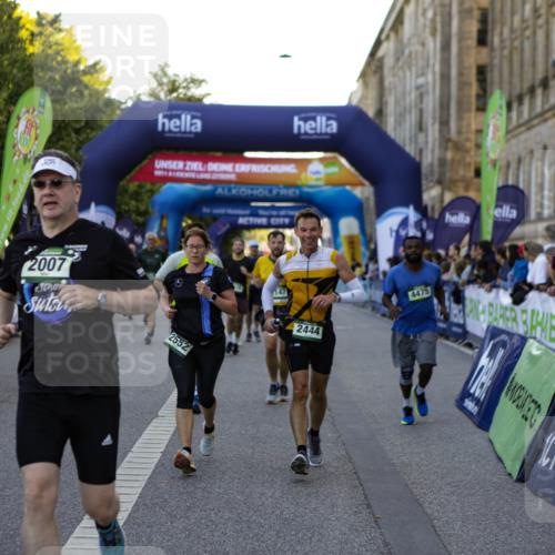 01.09.2024 - BARMER Alsterlauf Kathrin Stürmer Photography http://msf.ph/oto/6970629 01.09.2024 10:03:20 Ziel 2046, 2120, 2690, 2753, 2777, 2793, 3326, 3556, 3618, 3782, 3970, 4285, 4520, 4705, 4714, 5030, 5031, 5214, 5220, 2007, 2044, 2198, 2379, 2427, 2444, 2552, 2954, 2956, 3007, 3066, 3122, 3218, 4215, 4314, 4454, 4475, 4855, 4856, 4897, 5079, 5116, 8053, 8147 meine-sportfotos.de