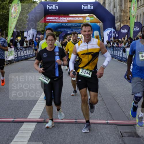 01.09.2024 - BARMER Alsterlauf Kathrin Stürmer Photography http://msf.ph/oto/6970631 01.09.2024 10:03:22 Ziel 2046, 2120, 2690, 2705, 2753, 2777, 3326, 3556, 3579, 3618, 3782, 3970, 4520, 4705, 4714, 5030, 5031, 5214, 2007, 2044, 2198, 2379, 2427, 2444, 2552, 2745, 2954, 2956, 3007, 3066, 3122, 3218, 3600, 4028, 4215, 4314, 4454, 4475, 4855, 4856, 4897, 5053, 5079, 5116, 8053, 8147 meine-sportfotos.de