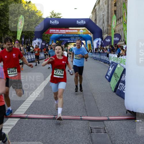 01.09.2024 - BARMER Alsterlauf Kathrin Stürmer Photography http://msf.ph/oto/6970640 01.09.2024 10:03:35 Ziel 2014, 2015, 2705, 3326, 3579, 4422, 4767, 5019, 5030, 5211, 8015, 8150, 8400, 2267, 2343, 2681, 2716, 2745, 2774, 2917, 2954, 2961, 2962, 3061, 3063, 3242, 3389, 3600, 3678, 3723, 3839, 3930, 4028, 4039, 4314, 4656, 4961, 5053, 5121, 8041, 8282 meine-sportfotos.de