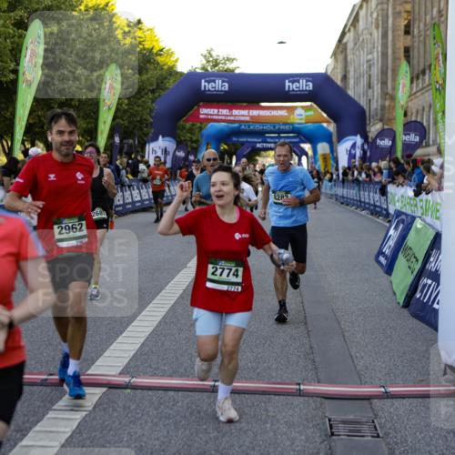 01.09.2024 - BARMER Alsterlauf Kathrin Stürmer Photography http://msf.ph/oto/6970641 01.09.2024 10:03:35 Ziel 2014, 2015, 2705, 3326, 3579, 4422, 4767, 5019, 5030, 5211, 8015, 8150, 8400, 2267, 2343, 2681, 2716, 2745, 2774, 2917, 2954, 2961, 2962, 3061, 3063, 3242, 3389, 3600, 3678, 3723, 3839, 3930, 4028, 4039, 4314, 4656, 4961, 5053, 5121, 8041, 8282 meine-sportfotos.de