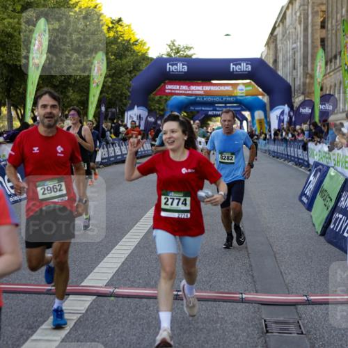 01.09.2024 - BARMER Alsterlauf Kathrin Stürmer Photography http://msf.ph/oto/6970642 01.09.2024 10:03:35 Ziel 2014, 2015, 2705, 3326, 3579, 4422, 4767, 5019, 5030, 5211, 8015, 8150, 8400, 2267, 2343, 2681, 2716, 2745, 2774, 2917, 2954, 2961, 2962, 3061, 3063, 3242, 3389, 3600, 3678, 3723, 3839, 3930, 4028, 4039, 4314, 4656, 4961, 5053, 5121, 8041, 8282 meine-sportfotos.de