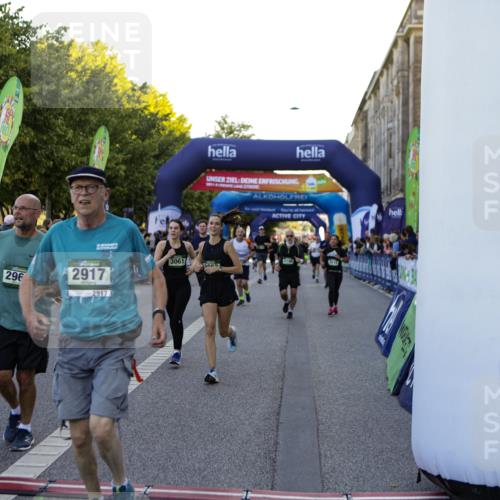 01.09.2024 - BARMER Alsterlauf Kathrin Stürmer Photography http://msf.ph/oto/6970644 01.09.2024 10:03:40 Ziel 2014, 2015, 2414, 2705, 3336, 3415, 3579, 4422, 4767, 5019, 5211, 8015, 8150, 8400, 2267, 2343, 2615, 2681, 2703, 2774, 2917, 2961, 2962, 3061, 3063, 3242, 3389, 3678, 3723, 3839, 3930, 4039, 4961, 5121, 5190, 8041, 8282, 8356 meine-sportfotos.de