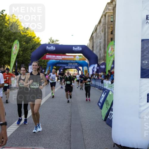 01.09.2024 - BARMER Alsterlauf Kathrin Stürmer Photography http://msf.ph/oto/6970650 01.09.2024 10:03:41 Ziel 2014, 2015, 2258, 2414, 2705, 3336, 3415, 3579, 4422, 4767, 5019, 5211, 8015, 8150, 8400, 2267, 2343, 2615, 2681, 2703, 2774, 2917, 2961, 2962, 3061, 3063, 3242, 3421, 3678, 3839, 3930, 4039, 4208, 4961, 5121, 5166, 5190, 8041, 8246, 8282, 8356 meine-sportfotos.de