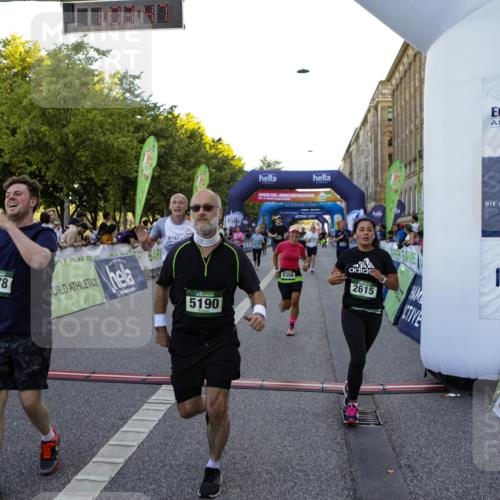 01.09.2024 - BARMER Alsterlauf Kathrin Stürmer Photography http://msf.ph/oto/6970656 01.09.2024 10:03:45 Ziel 2258, 2414, 3336, 3415, 4422, 5019, 5211, 8015, 8150, 8400, 2343, 2583, 2615, 2703, 2917, 2961, 3061, 3063, 3420, 3421, 3678, 3839, 4208, 4961, 5121, 5166, 5190, 8028, 8041, 8246, 8356 meine-sportfotos.de