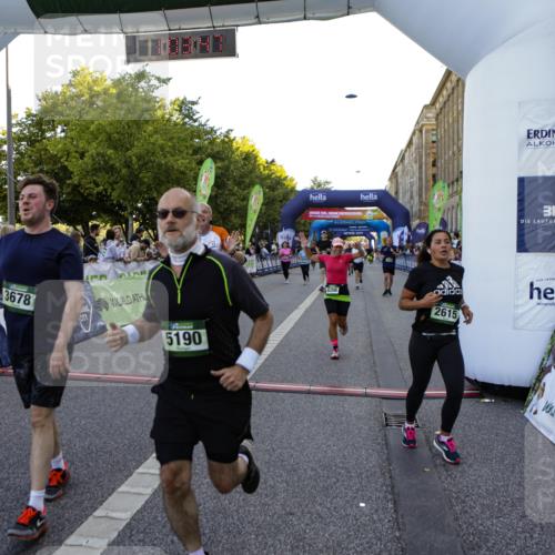 01.09.2024 - BARMER Alsterlauf Kathrin Stürmer Photography http://msf.ph/oto/6970658 01.09.2024 10:03:45 Ziel 2258, 2414, 3336, 3415, 4422, 5019, 5211, 8015, 8150, 8400, 2343, 2583, 2615, 2703, 2917, 2961, 3061, 3063, 3420, 3421, 3678, 3839, 4208, 4961, 5121, 5166, 5190, 8028, 8041, 8246, 8356 meine-sportfotos.de