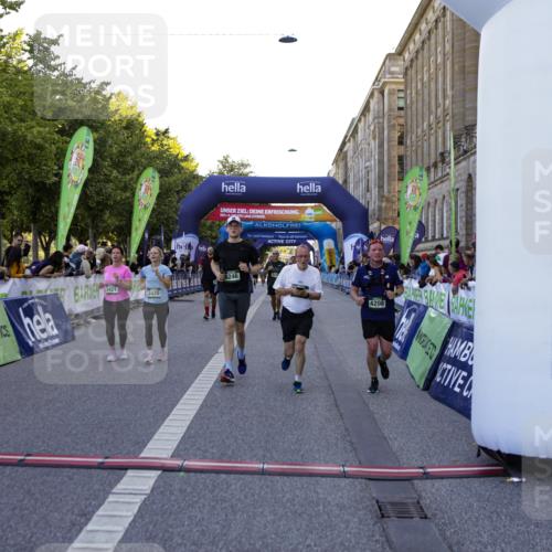 01.09.2024 - BARMER Alsterlauf Kathrin Stürmer Photography http://msf.ph/oto/6970659 01.09.2024 10:03:48 Ziel 2258, 2414, 2493, 2497, 3108, 3109, 3258, 3336, 3415, 4422, 5019, 8015, 8150, 2583, 2607, 2615, 2703, 3061, 3063, 3420, 3421, 3678, 3778, 4208, 4427, 4986, 5121, 5166, 5190, 8028, 8041, 8246, 8356 meine-sportfotos.de