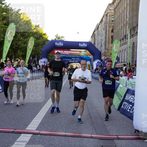 01.09.2024 - BARMER Alsterlauf Kathrin Stürmer Photography http://msf.ph/oto/6970663 01.09.2024 10:03:49 Ziel 2258, 2414, 2493, 2497, 3108, 3109, 3258, 3336, 3415, 3424, 4422, 5019, 8015, 8150, 2583, 2607, 2615, 2703, 3420, 3421, 3678, 3778, 4208, 4427, 4986, 5121, 5166, 5190, 8028, 8246, 8356 meine-sportfotos.de