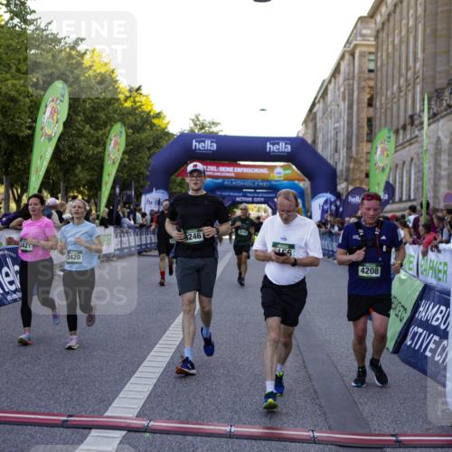 01.09.2024 - BARMER Alsterlauf Kathrin Stürmer Photography http://msf.ph/oto/6970664 01.09.2024 10:03:49 Ziel 2258, 2414, 2493, 2497, 3108, 3109, 3258, 3336, 3415, 3424, 4422, 5019, 8015, 8150, 2583, 2607, 2615, 2703, 3420, 3421, 3678, 3778, 4208, 4427, 4986, 5121, 5166, 5190, 8028, 8246, 8356 meine-sportfotos.de
