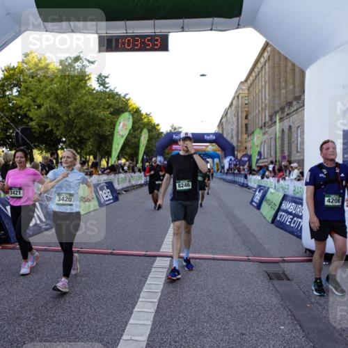 01.09.2024 - BARMER Alsterlauf Kathrin Stürmer Photography http://msf.ph/oto/6970672 01.09.2024 10:03:51 Ziel 2258, 2414, 2493, 2497, 3108, 3109, 3258, 3336, 3415, 3424, 5217, 8150, 2583, 2607, 2615, 2703, 3420, 3421, 3778, 4208, 4427, 4741, 4986, 5166, 5187, 5190, 8028, 8246, 8356 meine-sportfotos.de
