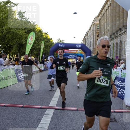 01.09.2024 - BARMER Alsterlauf Kathrin Stürmer Photography http://msf.ph/oto/6970683 01.09.2024 10:03:54 Ziel 2258, 2414, 2493, 2497, 2529, 3108, 3109, 3258, 3336, 3415, 3424, 4340, 4484, 5217, 8150, 2583, 2607, 3420, 3421, 3778, 4208, 4288, 4427, 4712, 4741, 4986, 5166, 5187, 8028, 8246 meine-sportfotos.de