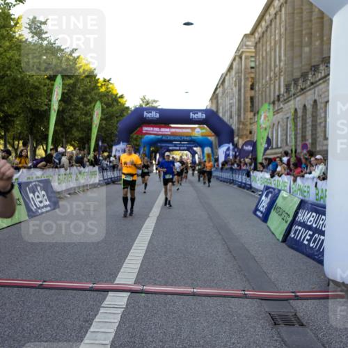 01.09.2024 - BARMER Alsterlauf Kathrin Stürmer Photography http://msf.ph/oto/6970685 01.09.2024 10:03:57 Ziel 2258, 2414, 2493, 2497, 2529, 3108, 3109, 3258, 3424, 4340, 4484, 4526, 4701, 5217, 2583, 2607, 2735, 2737, 3420, 3778, 4248, 4288, 4427, 4712, 4741, 4986, 5187, 5234, 8028 meine-sportfotos.de