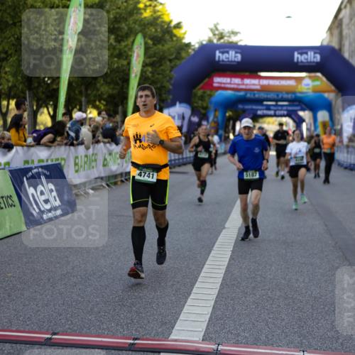01.09.2024 - BARMER Alsterlauf Kathrin Stürmer Photography http://msf.ph/oto/6970690 01.09.2024 10:03:58 Ziel 2258, 2414, 2493, 2497, 2529, 3091, 3108, 3109, 3258, 3424, 4340, 4484, 4526, 4701, 5217, 2583, 2607, 2735, 2737, 3635, 3778, 4248, 4288, 4427, 4712, 4741, 4986, 5187, 5234, 8028 meine-sportfotos.de