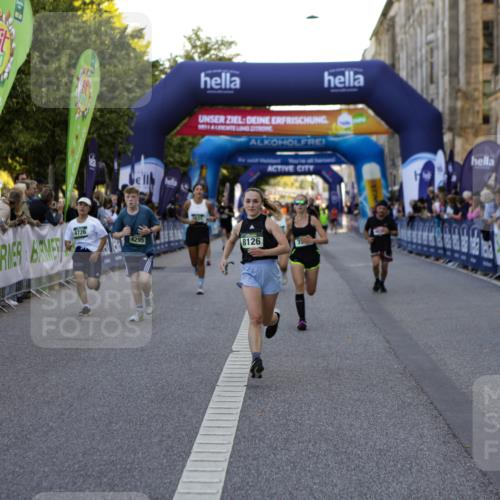 01.09.2024 - BARMER Alsterlauf Kathrin Stürmer Photography http://msf.ph/oto/6970711 01.09.2024 10:04:12 Ziel 2191, 2192, 2529, 3080, 3091, 3873, 4340, 4447, 4448, 4484, 4526, 4669, 4701, 4704, 5130, 2714, 2735, 2737, 2778, 2880, 3279, 3297, 3507, 3631, 3632, 3635, 3823, 3843, 4033, 4295, 4726, 5234, 8066, 8126 meine-sportfotos.de