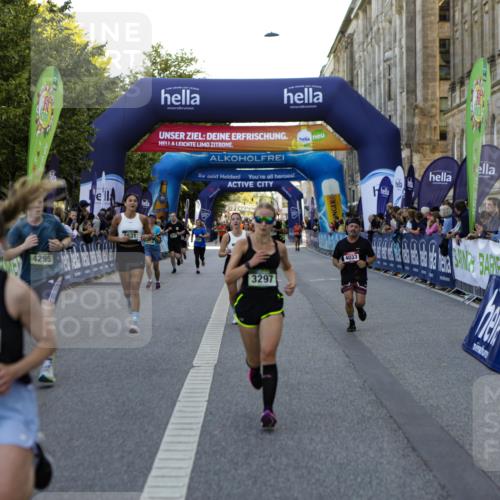01.09.2024 - BARMER Alsterlauf Kathrin Stürmer Photography http://msf.ph/oto/6970716 01.09.2024 10:04:13 Ziel 2191, 2192, 2529, 3080, 3091, 3873, 4340, 4447, 4448, 4484, 4526, 4669, 4701, 4704, 5130, 2714, 2778, 2880, 3279, 3297, 3507, 3631, 3632, 3635, 3823, 3843, 3887, 3889, 4033, 4295, 4726, 5025, 8066, 8126 meine-sportfotos.de
