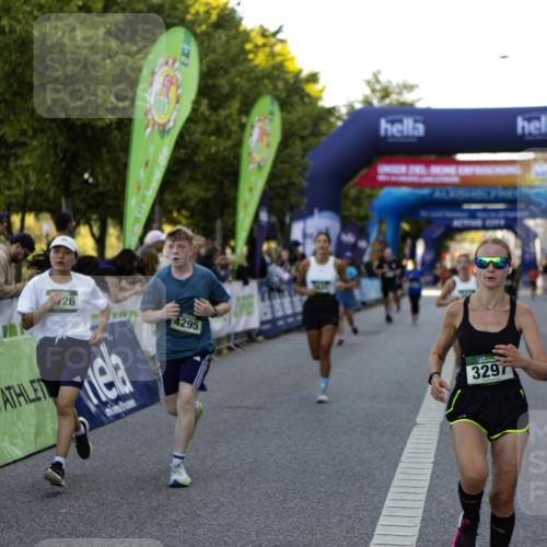 01.09.2024 - BARMER Alsterlauf Kathrin Stürmer Photography http://msf.ph/oto/6970721 01.09.2024 10:04:14 Ziel 2191, 2192, 3080, 3091, 3866, 3873, 4340, 4447, 4448, 4526, 4669, 4701, 4704, 5130, 2714, 2778, 2880, 3279, 3297, 3507, 3631, 3632, 3823, 3843, 3887, 3889, 4033, 4295, 4726, 5025, 8066, 8126 meine-sportfotos.de
